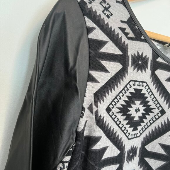 COCO @ tashi. Classic Collection. Patterned Long Shirt or Dress. Black and Grey - Picture 5 of 8